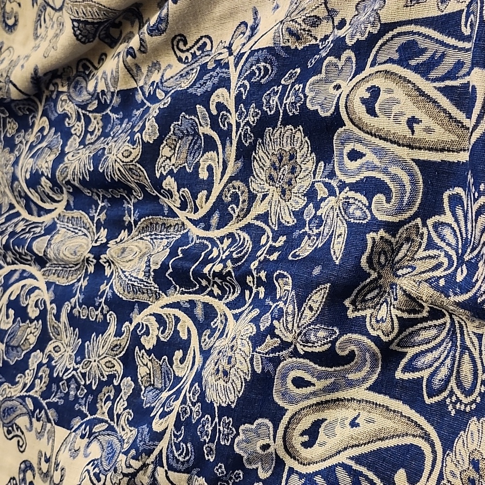 Pure & Woven Stunning Cashmere and Silk Ex Condition Blue Paisley Wrap, $48 - Picture 8 of 13